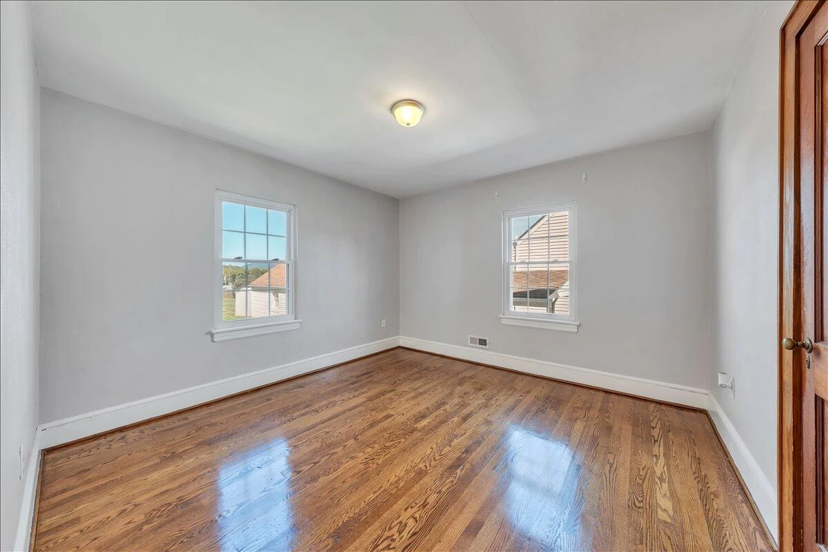 2052 Kenwood BLVD SE - Photo 13