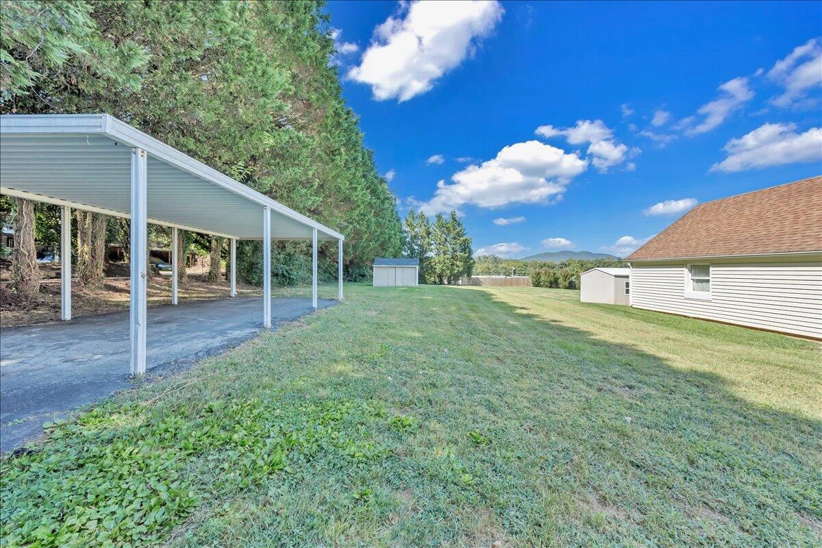 2052 Kenwood BLVD SE - Photo 24