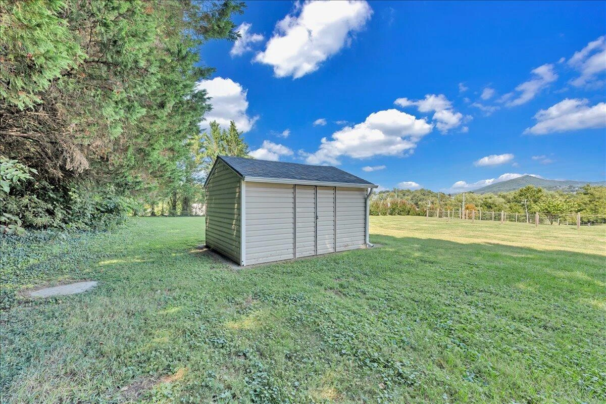 2052 Kenwood BLVD SE - Photo 26