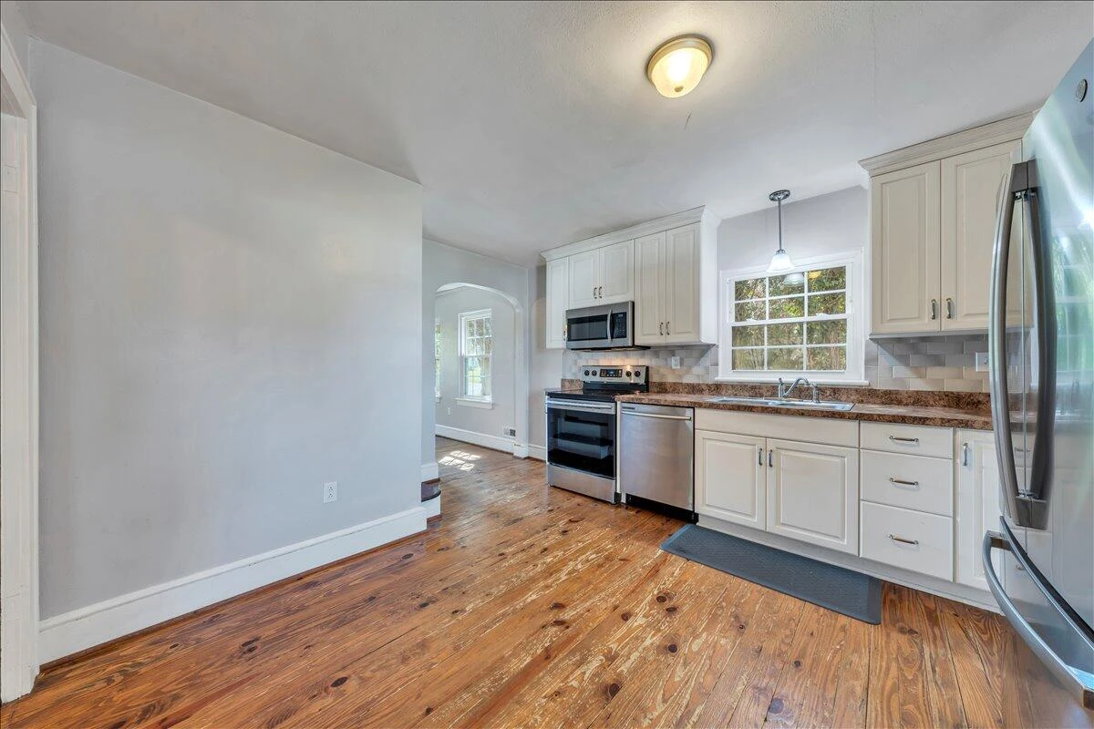 2052 Kenwood BLVD SE - Photo 9