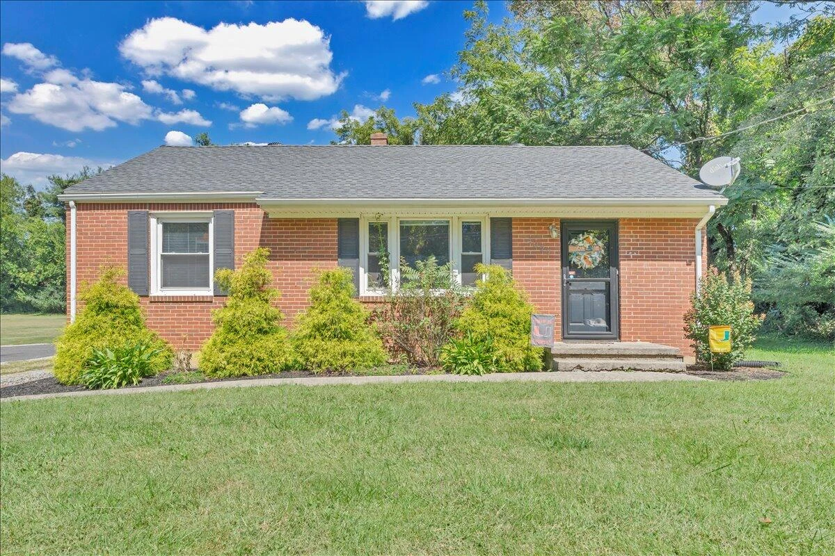 4027 Hershberger RD NW