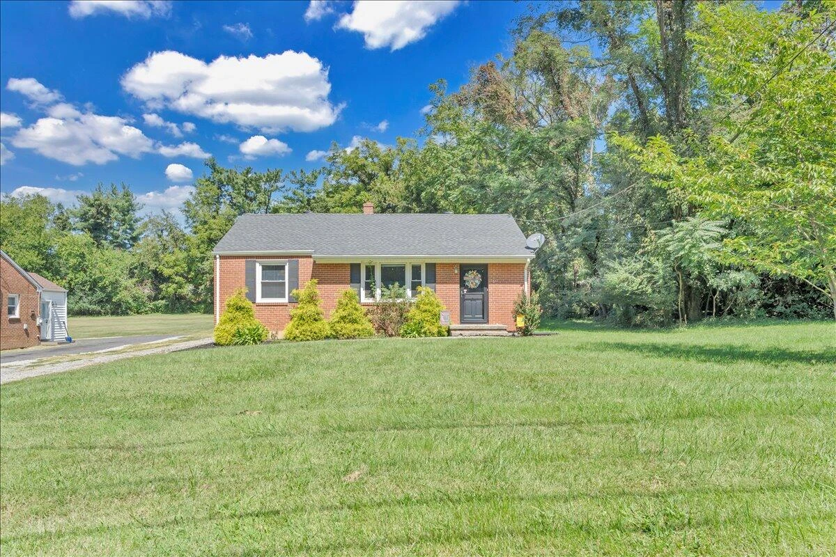 4027 Hershberger RD NW - Photo 21