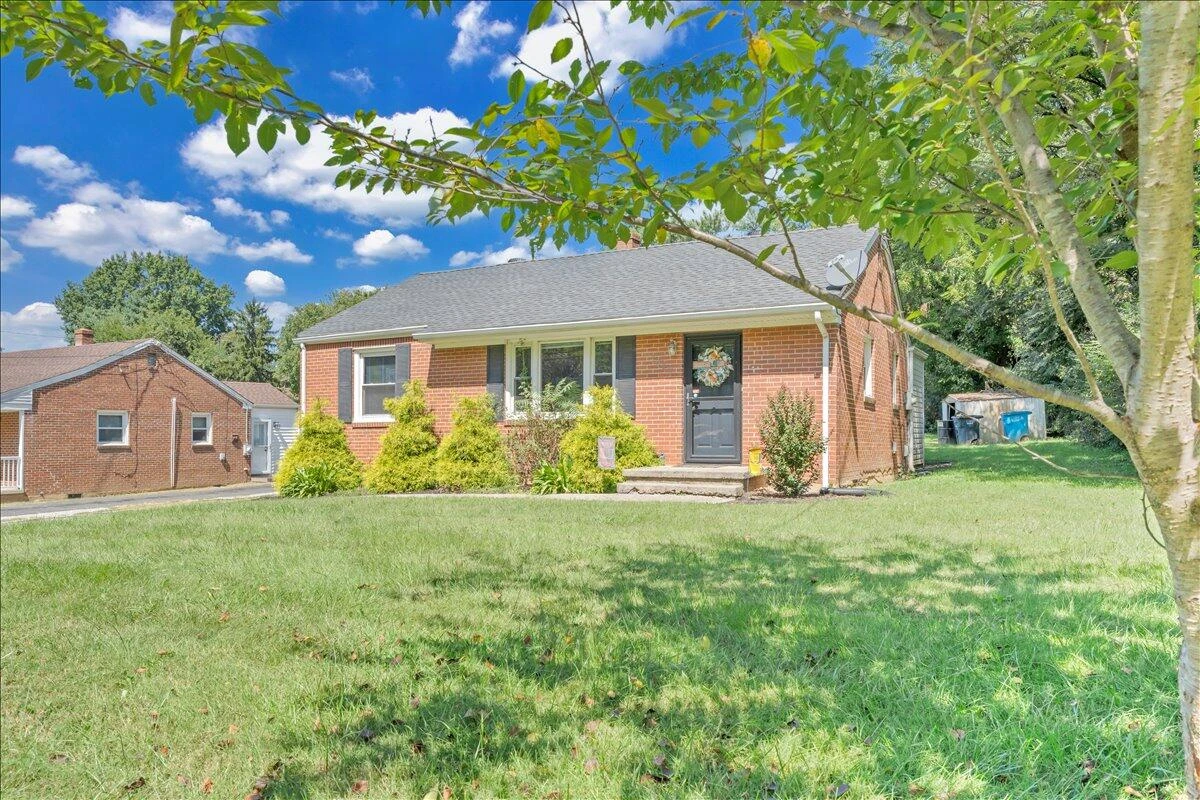 4027 Hershberger RD NW - Photo 23