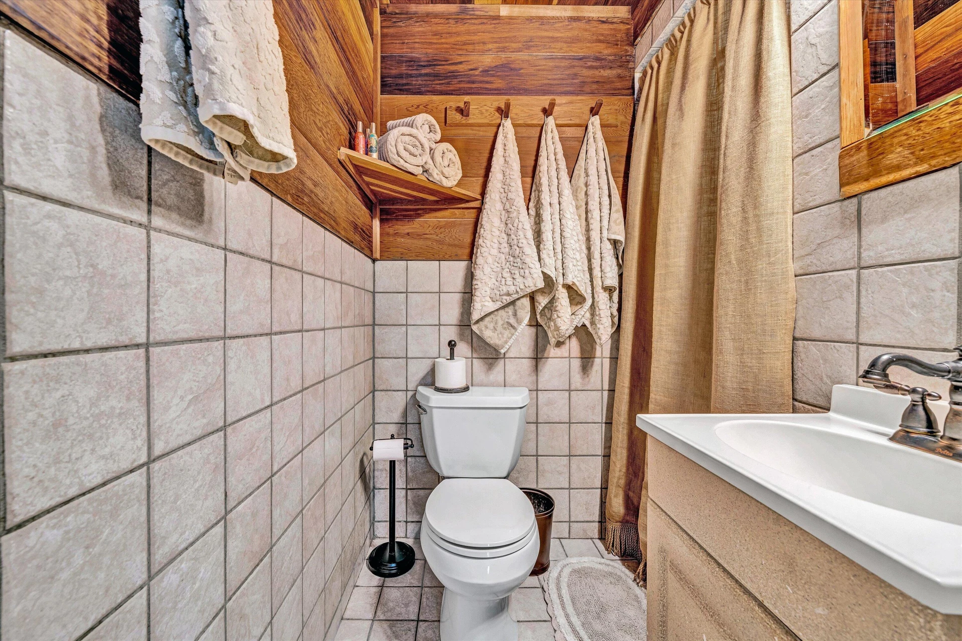 5217 Lipps RD - Photo 24