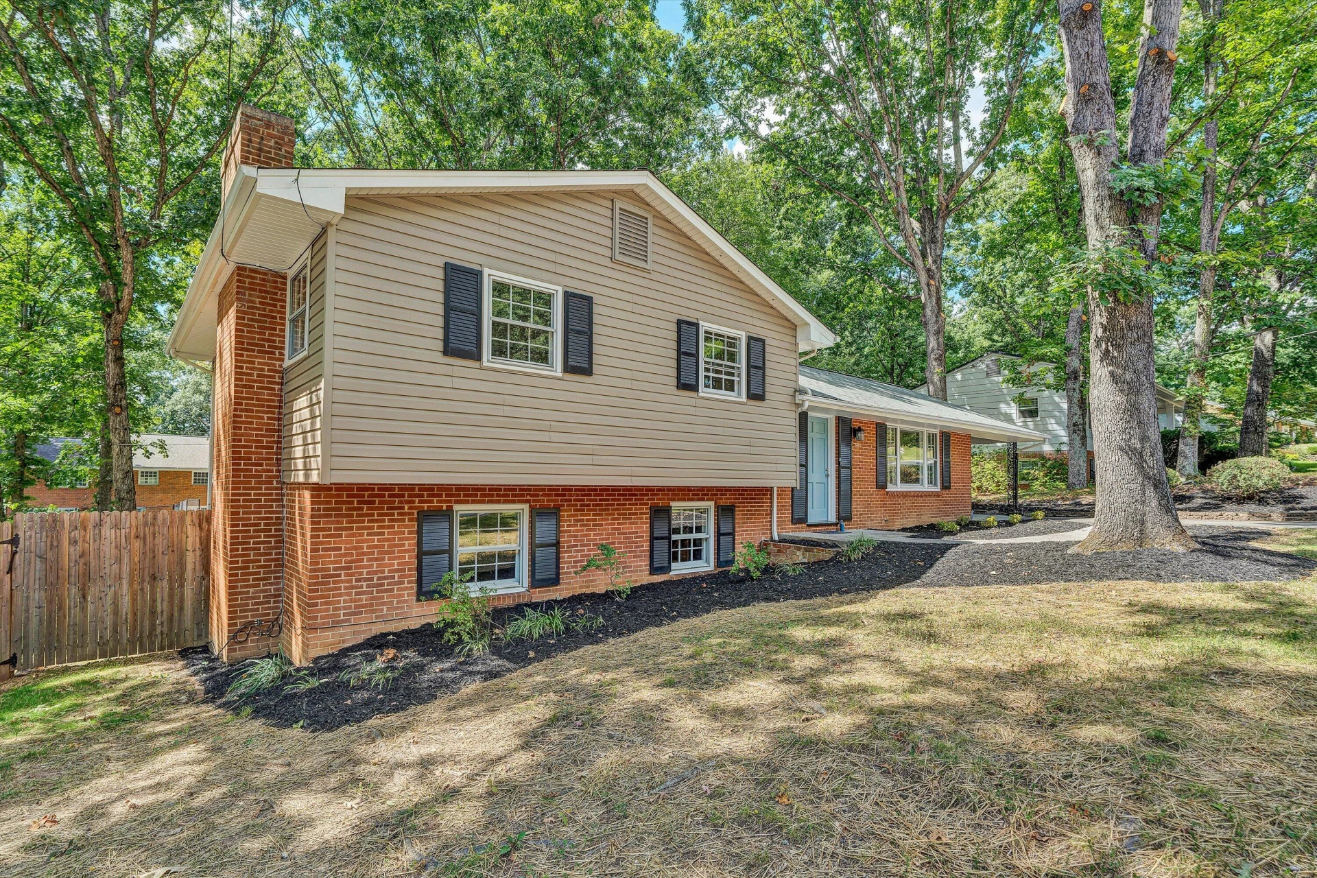3004 Woodthrush DR