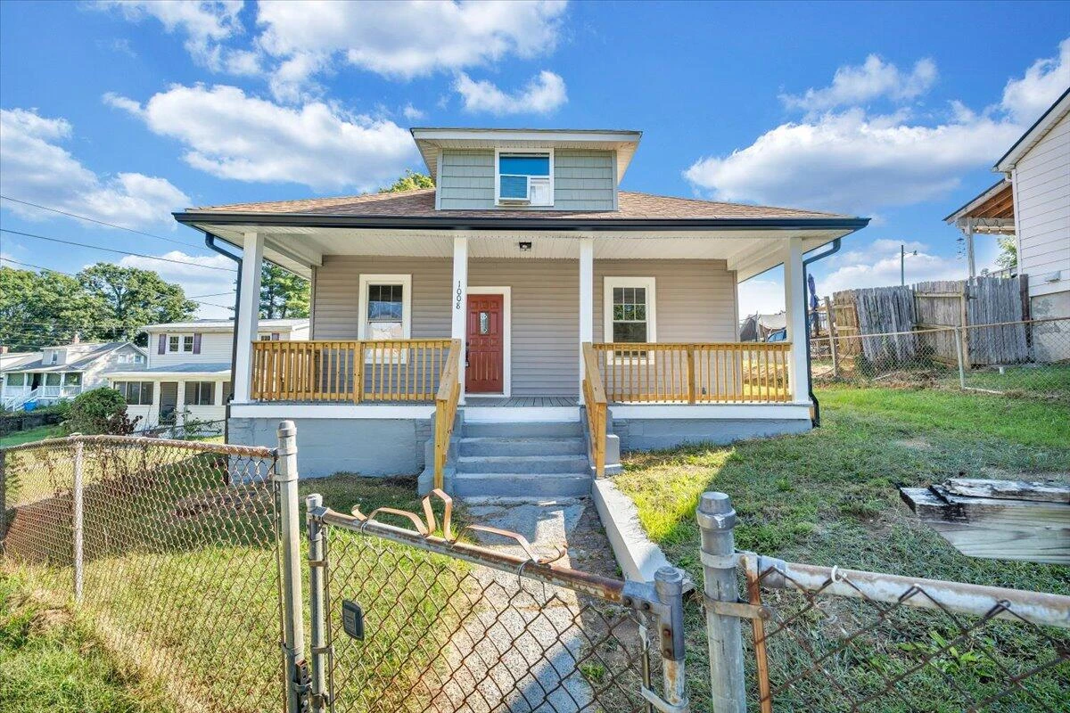 1008 11th ST SE