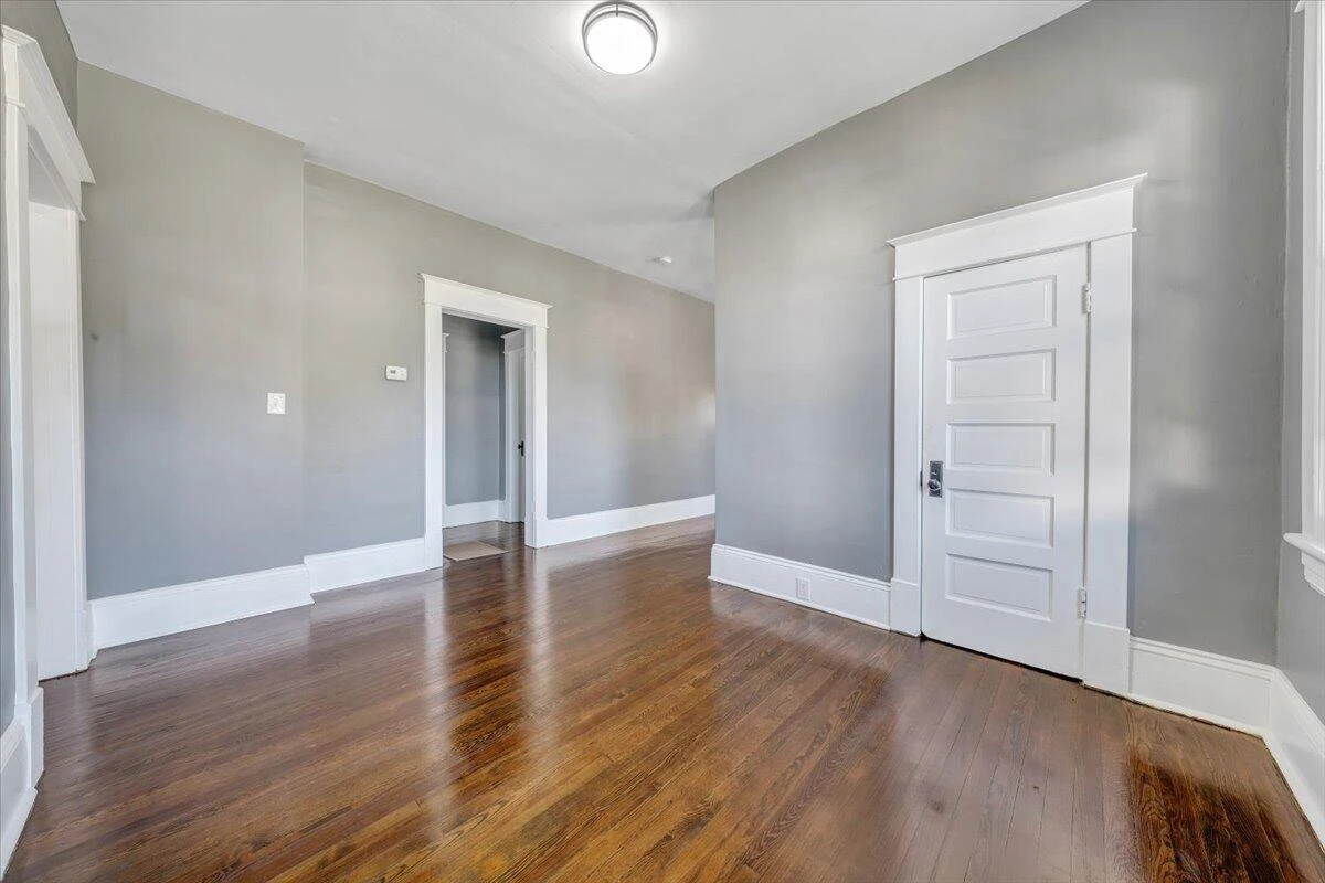 1008 11th ST SE - Photo 10