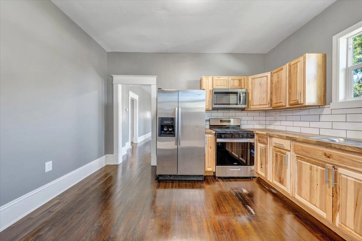 1008 11th ST SE - Photo 15