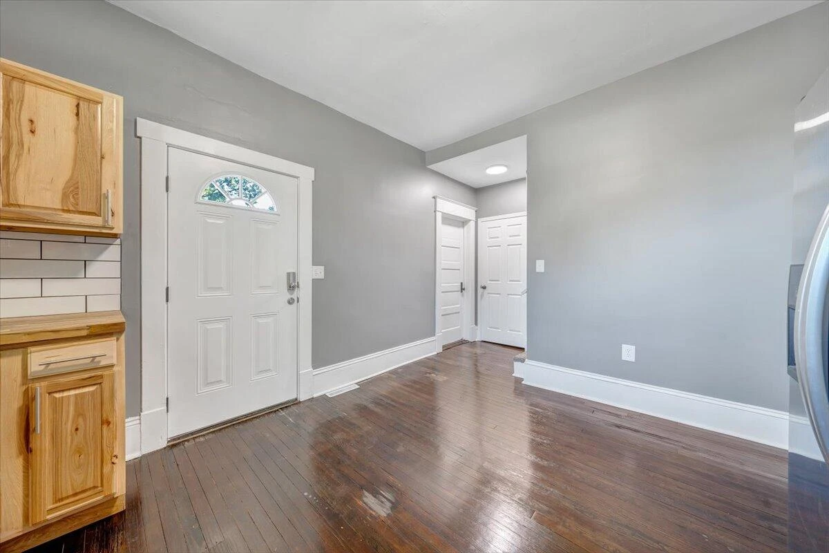 1008 11th ST SE - Photo 16
