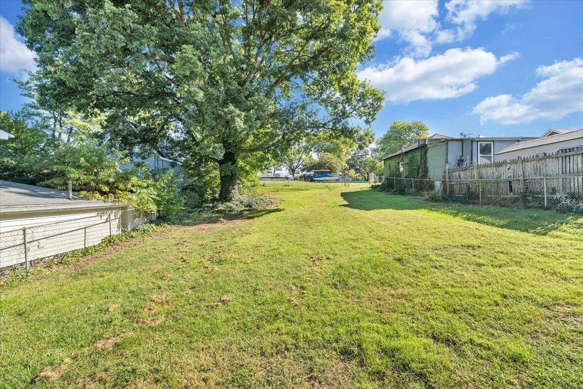 1008 11th ST SE - Photo 27