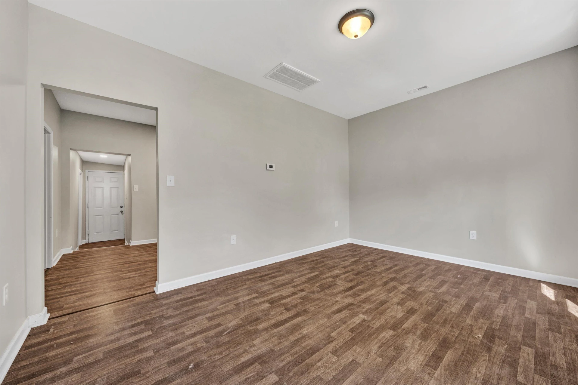 2405 Roanoke AVE SW - Photo 4