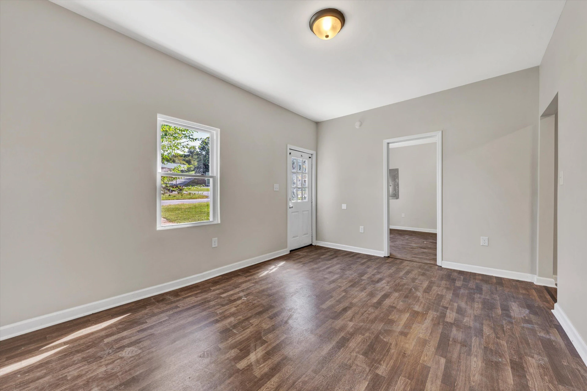 2405 Roanoke AVE SW - Photo 5