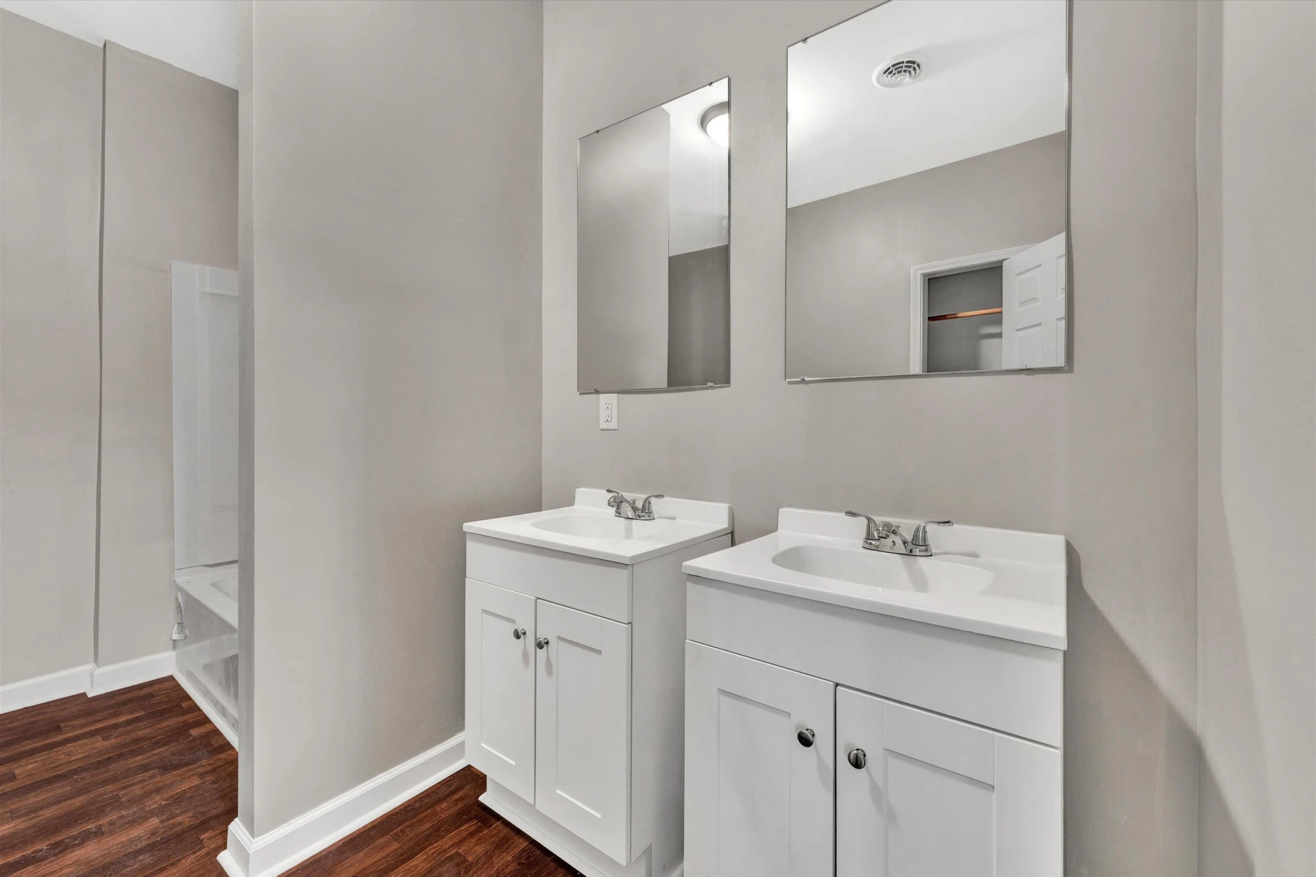2405 Roanoke AVE SW - Photo 9