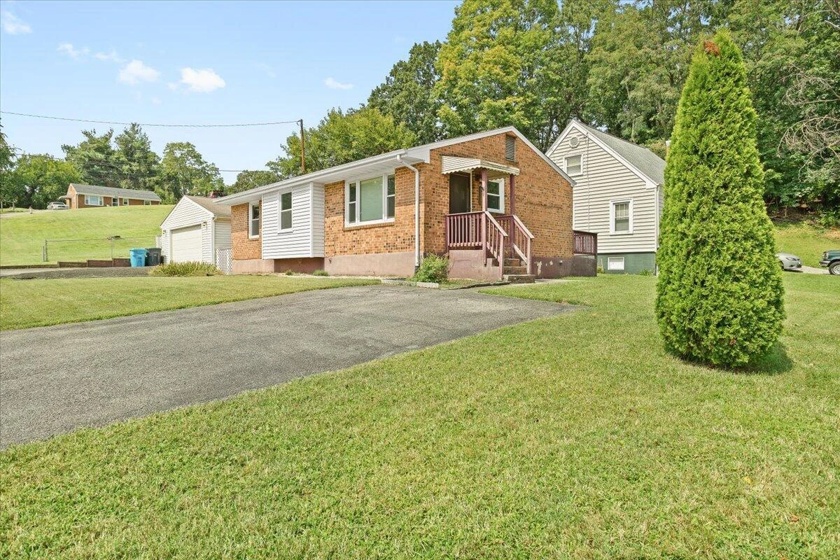 2102 Byrd AVE NE