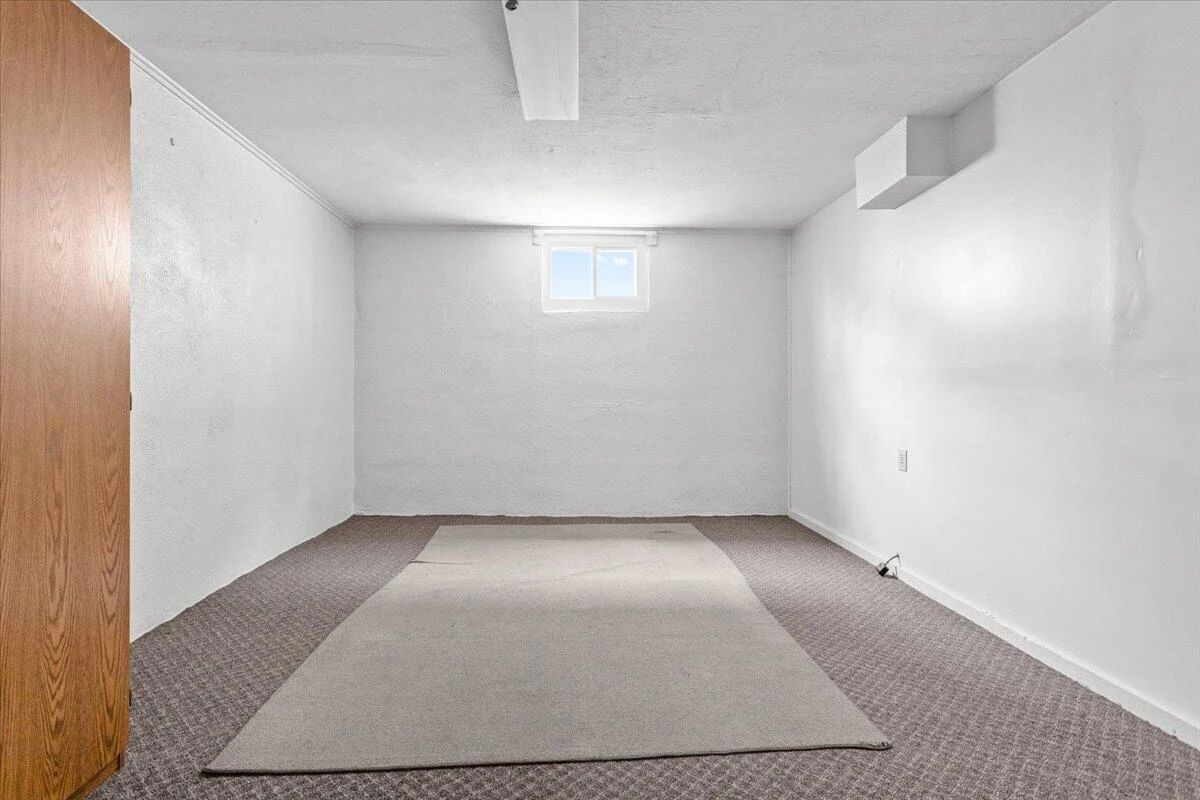 2102 Byrd AVE NE - Photo 21