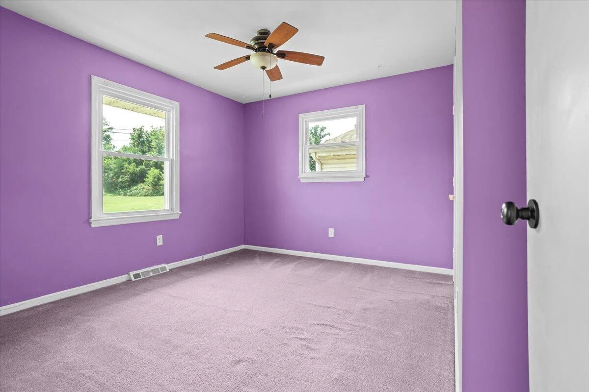 2102 Byrd AVE NE - Photo 7