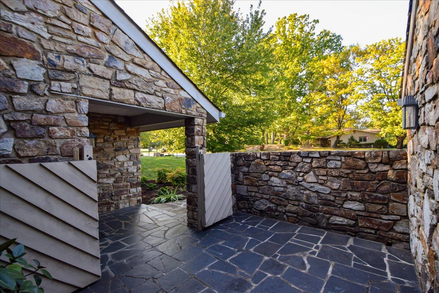 2610 Turnberry RD - Photo 18