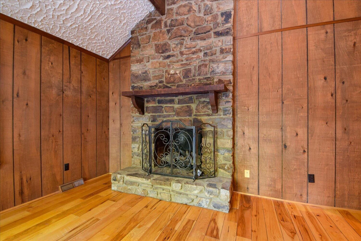 2610 Turnberry RD - Photo 12