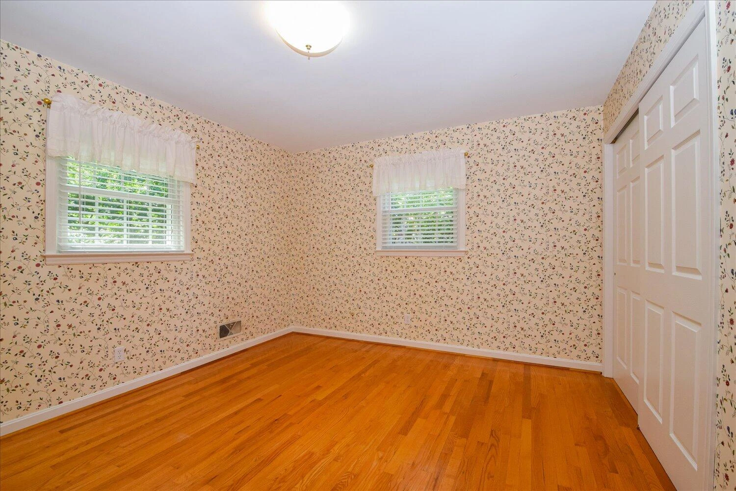 5230 Sugar Loaf DR - Photo 15