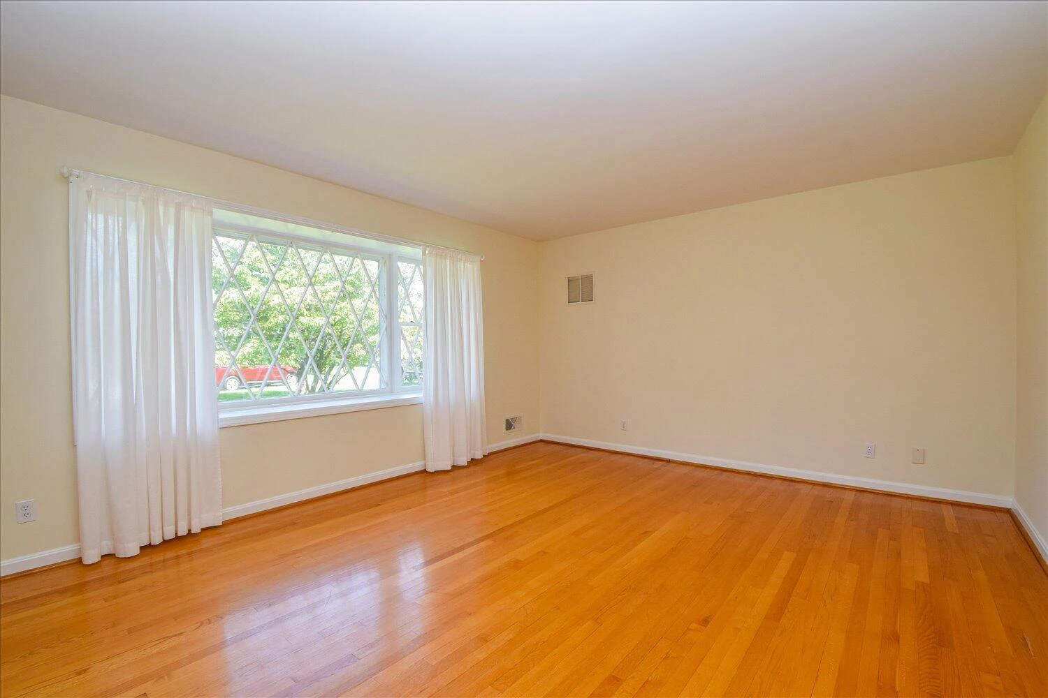 5230 Sugar Loaf DR - Photo 3