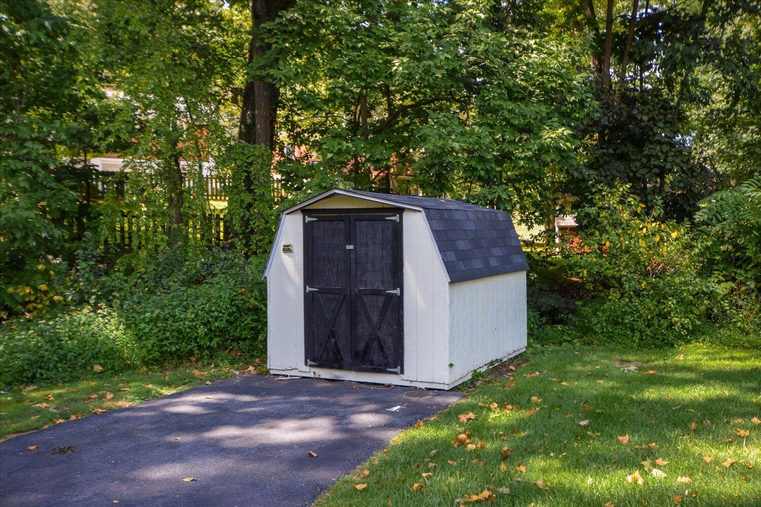 5230 Sugar Loaf DR - Photo 32