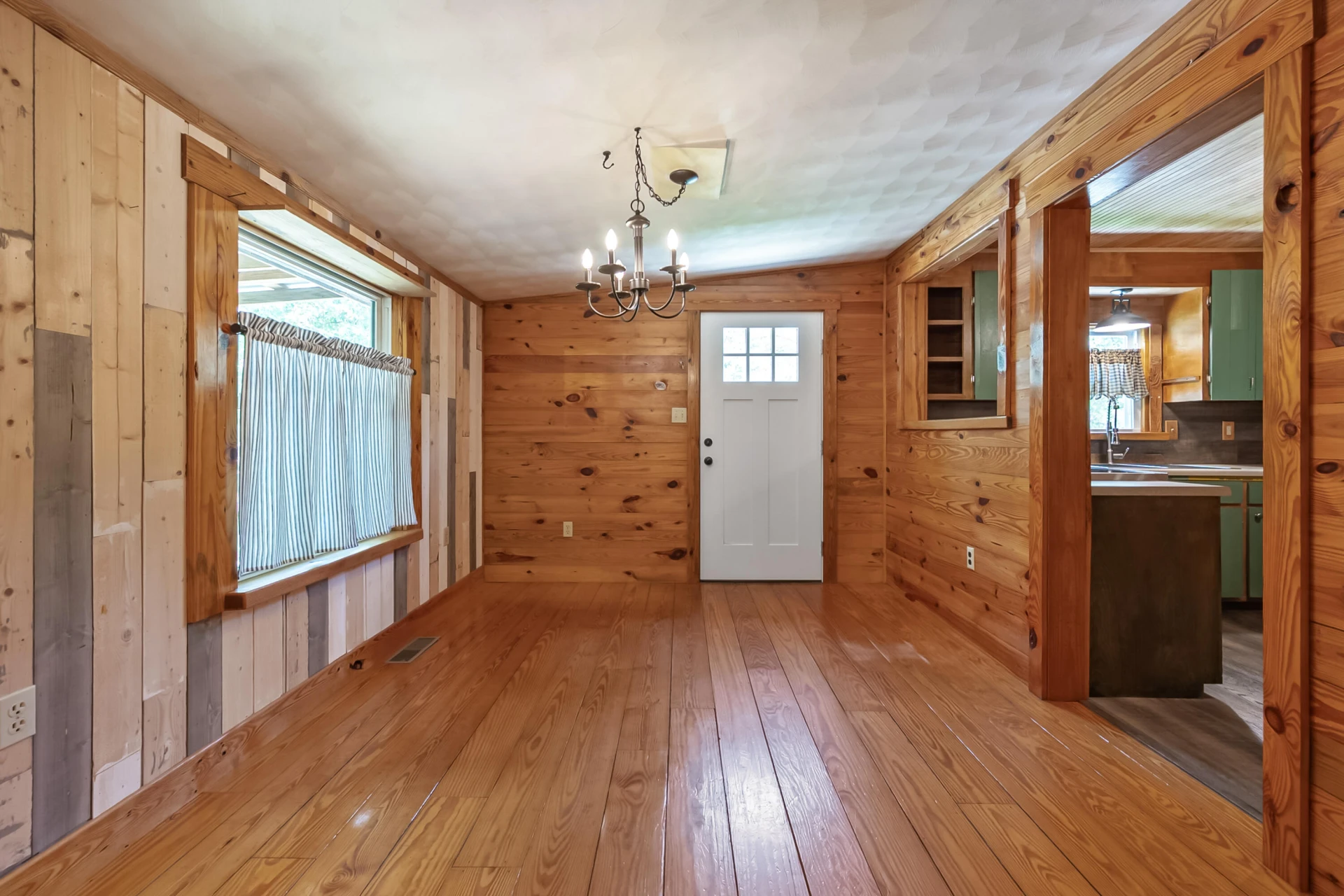 2389 Reesedale Rd - Photo 20