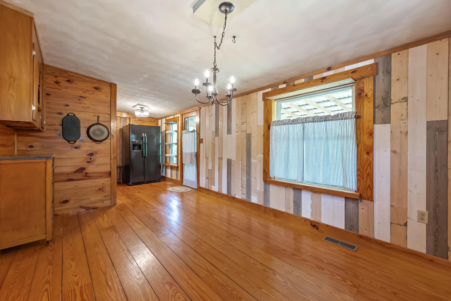 2389 Reesedale Rd - Photo 24