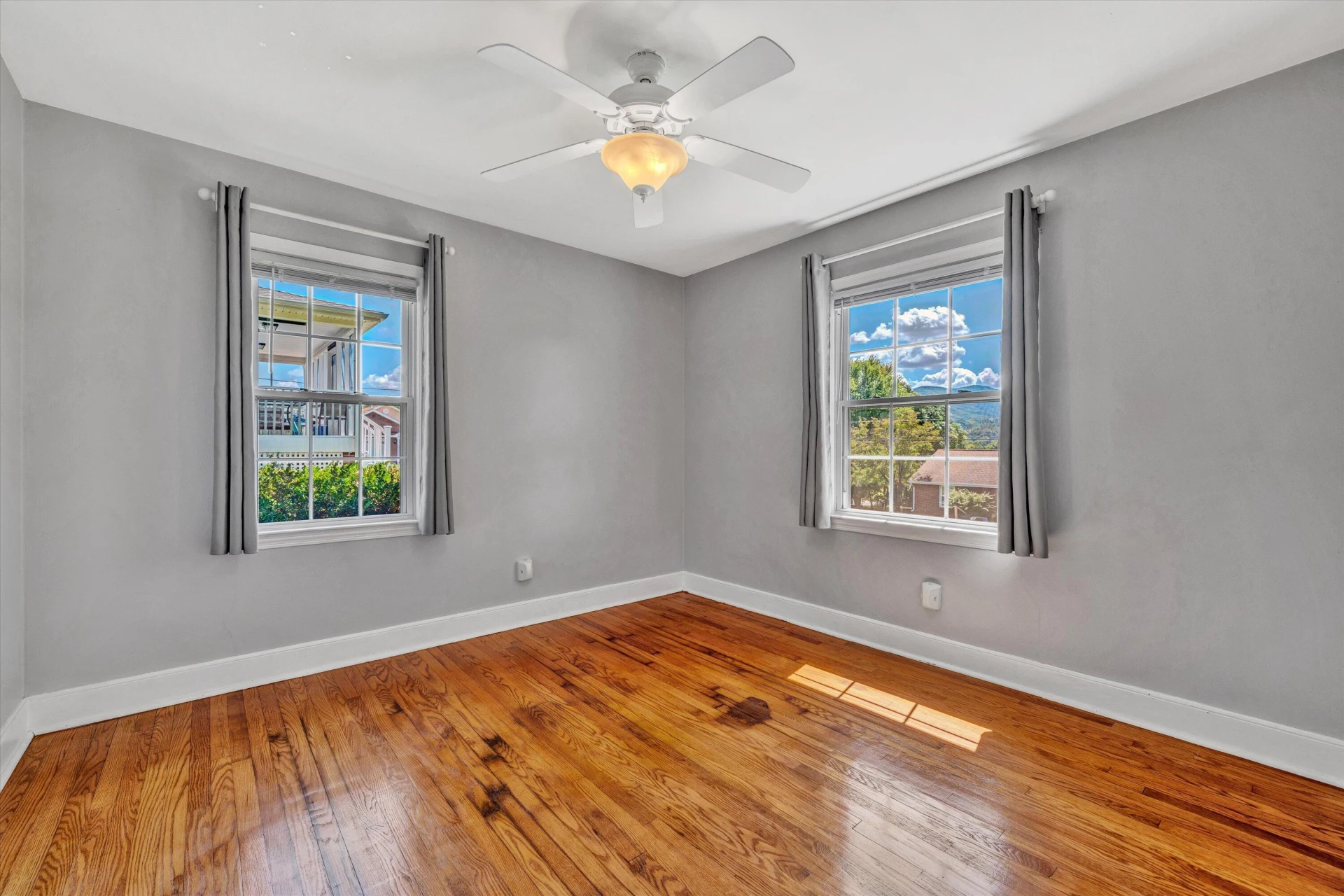 3411 Andrew AVE - Photo 14
