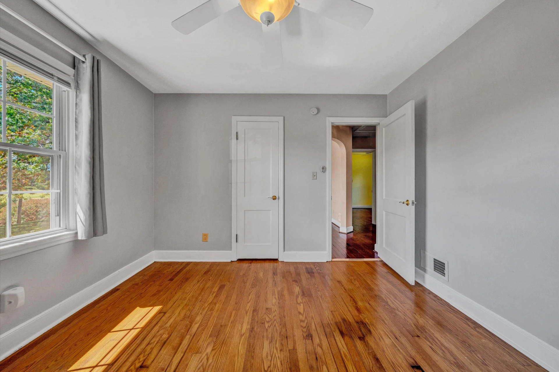 3411 Andrew AVE - Photo 15