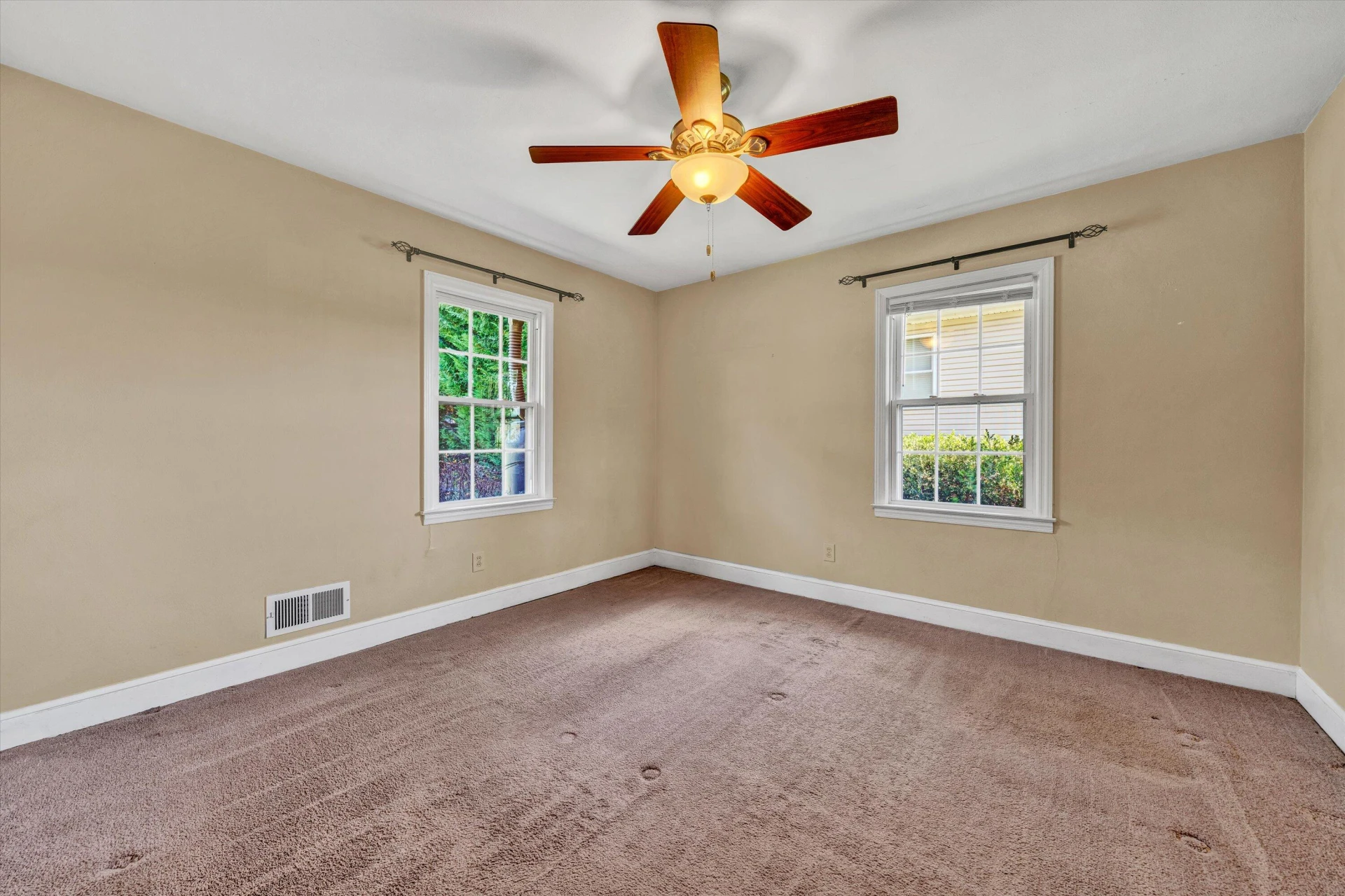 3411 Andrew AVE - Photo 16