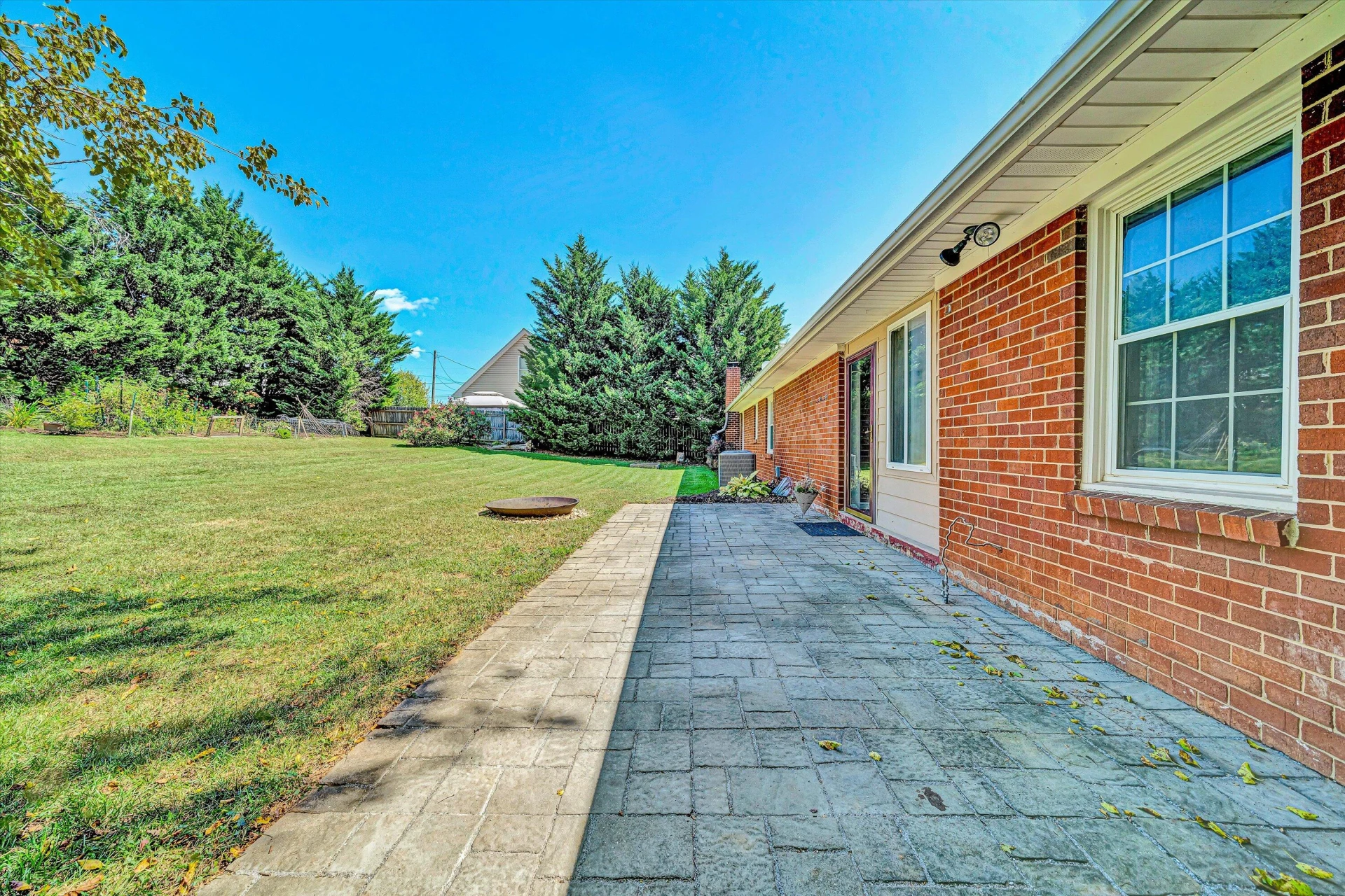 3411 Andrew AVE - Photo 24