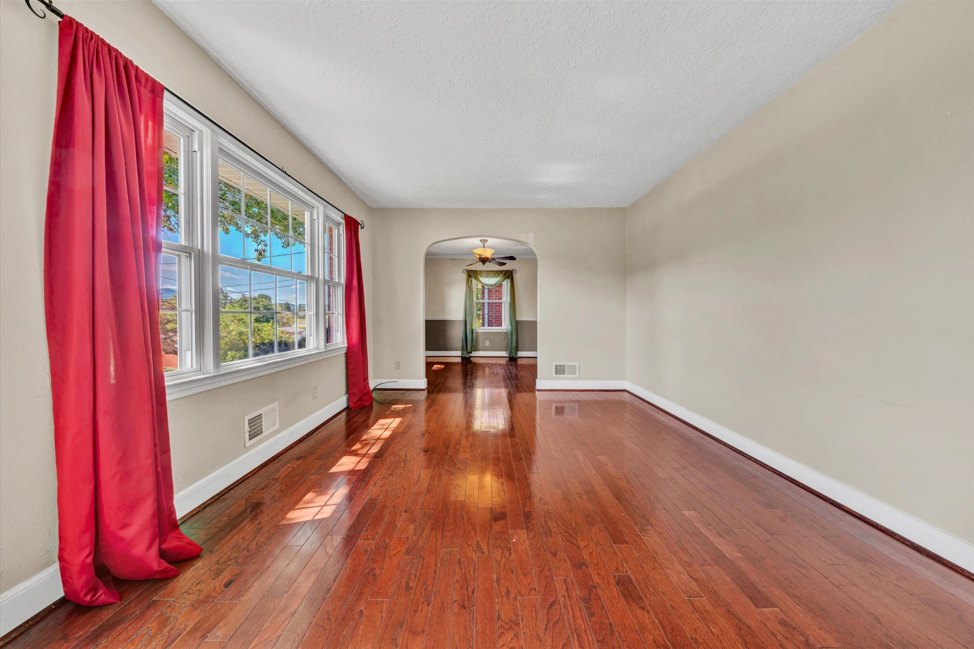 3411 Andrew AVE - Photo 5