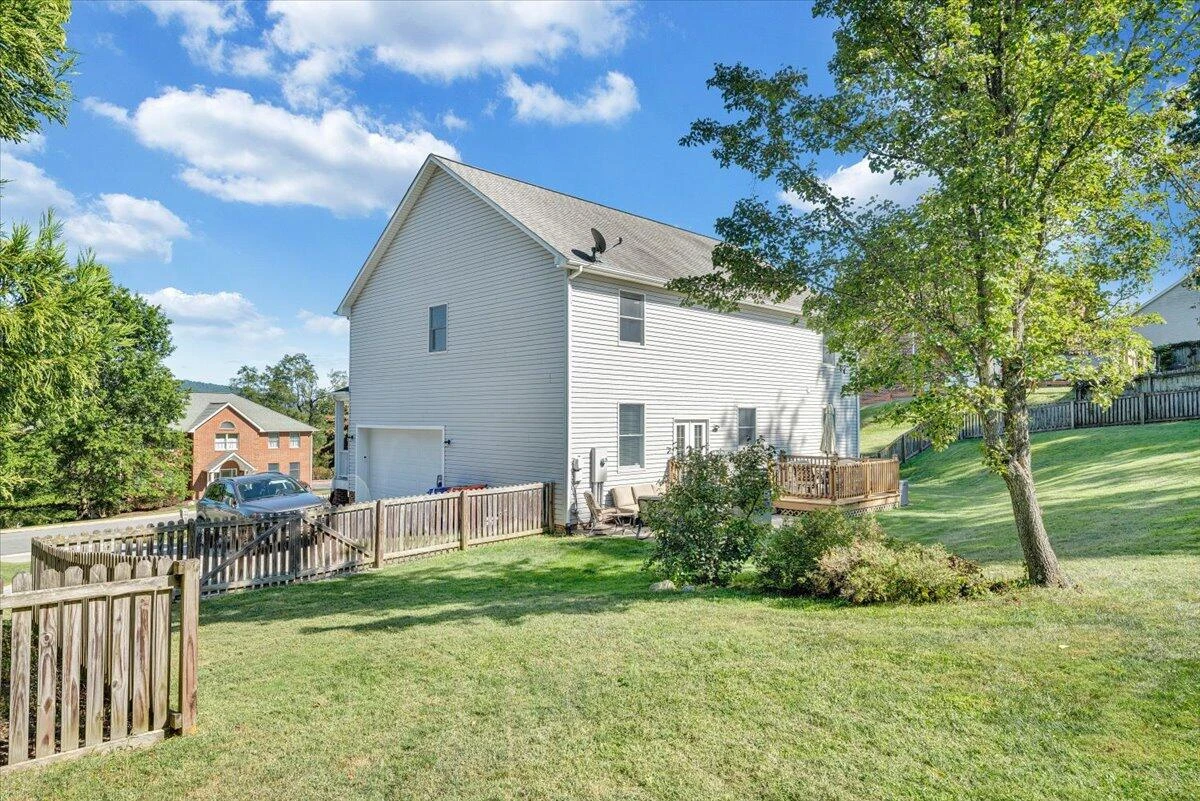 604 Gigi DR - Photo 51