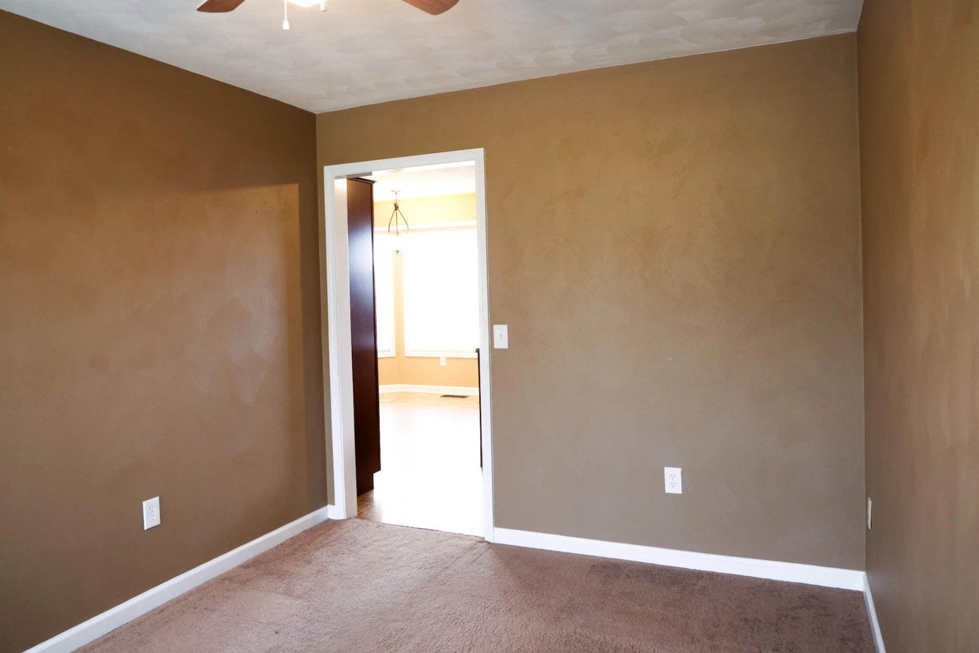 505 Keystone DR - Photo 12