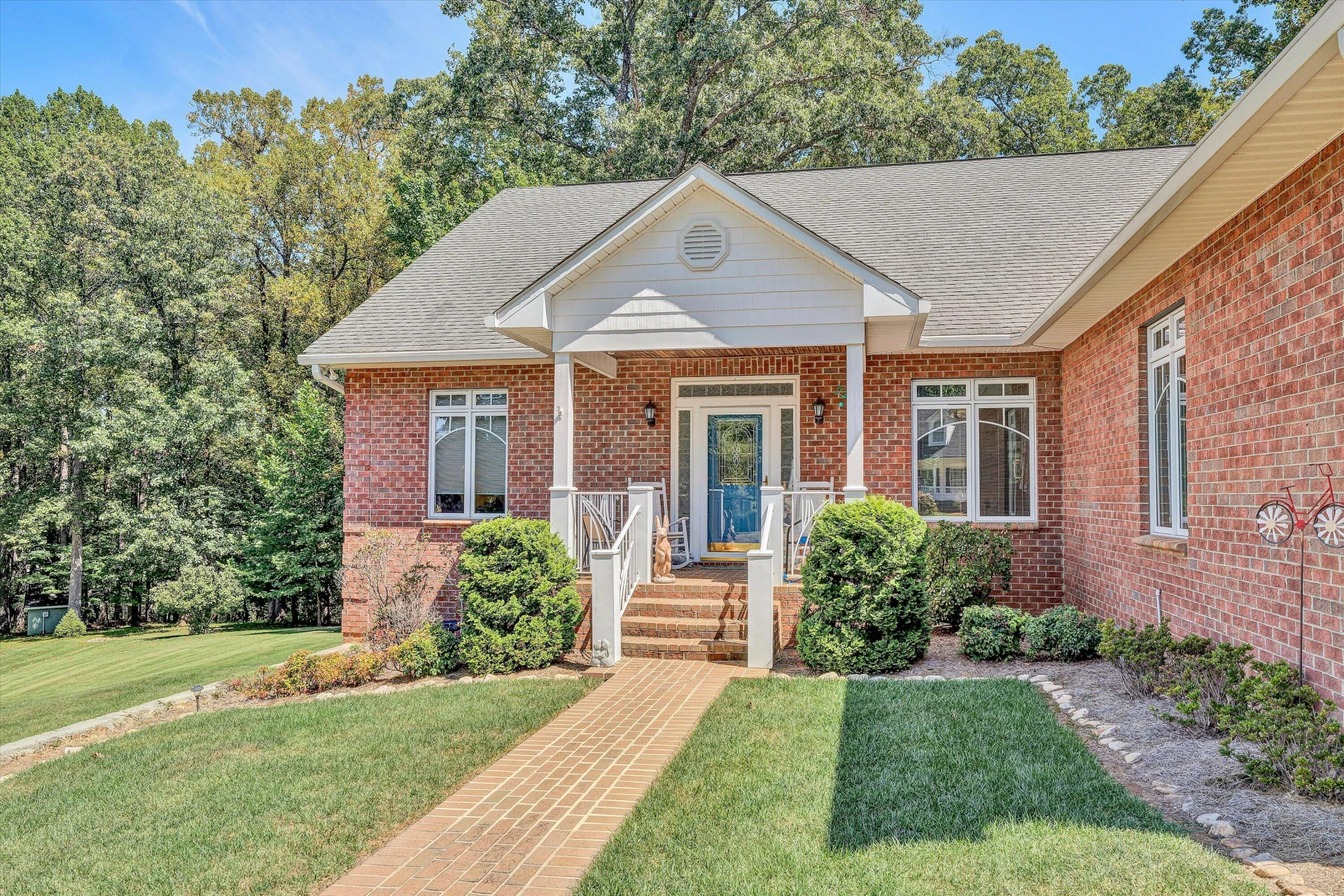 995 Highland DR - Photo 3