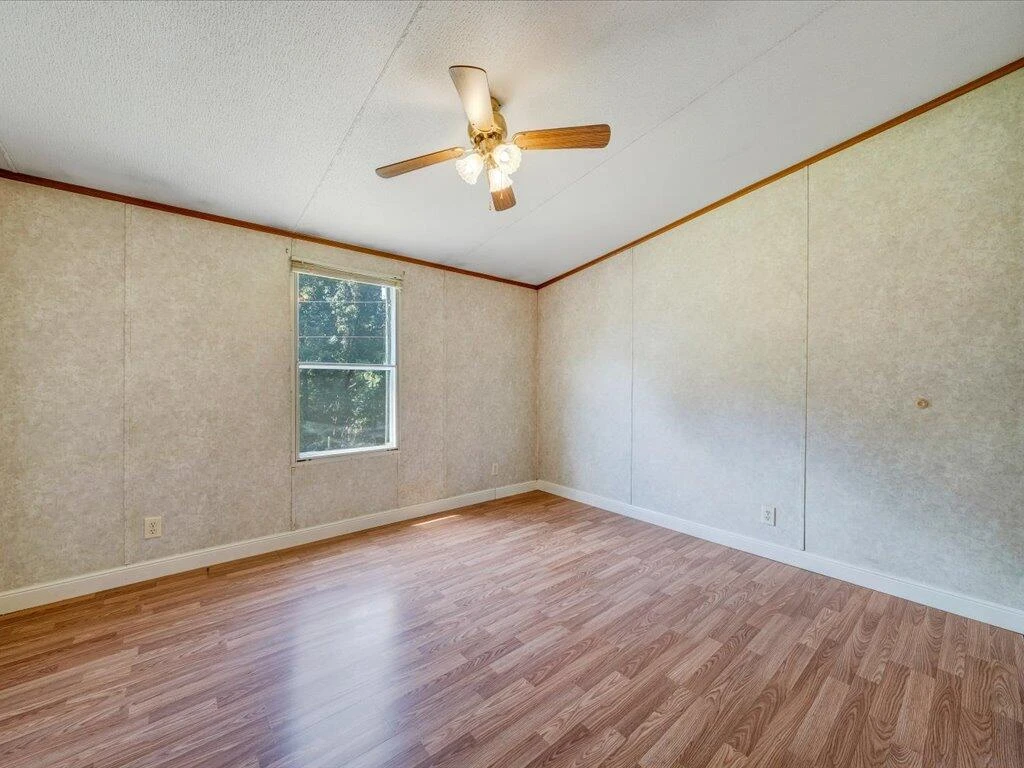 141 Eisenhower RD - Photo 15