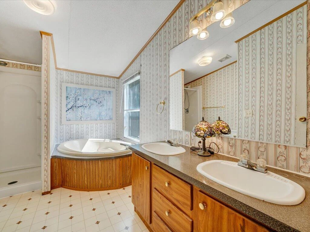 141 Eisenhower RD - Photo 22