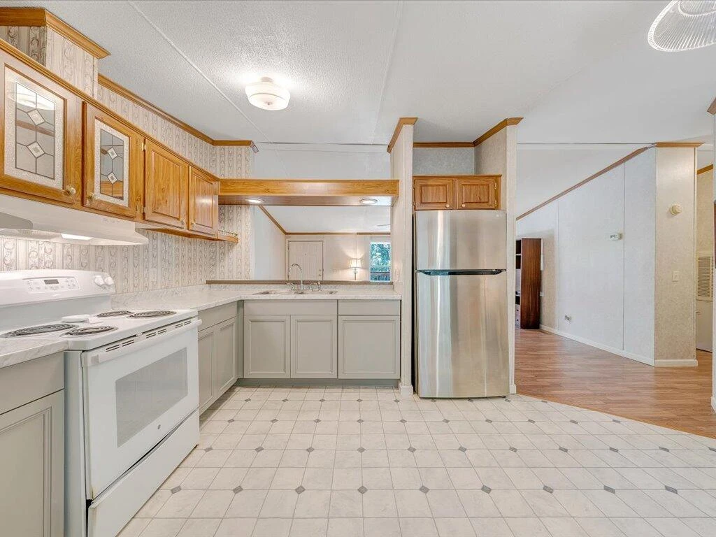 141 Eisenhower RD - Photo 8