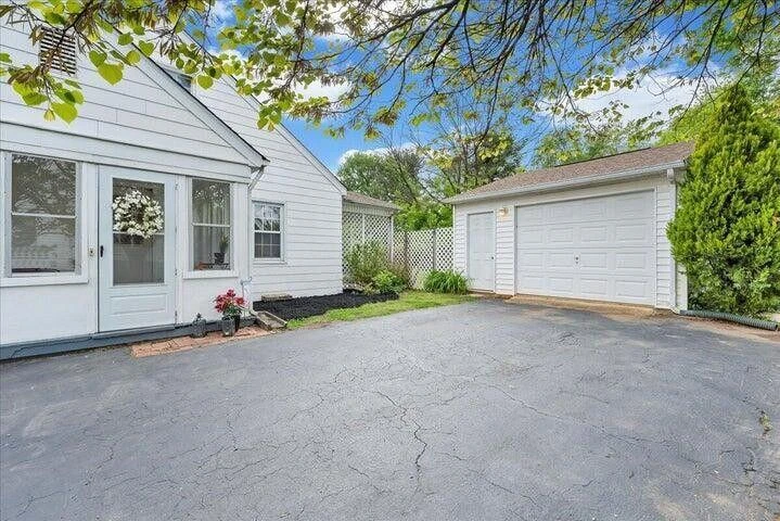 2636 Dell AVE NE - Photo 53