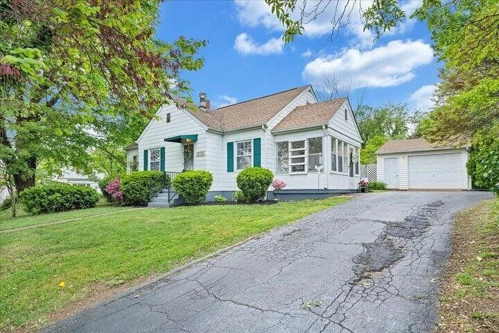 2636 Dell AVE NE - Photo 54