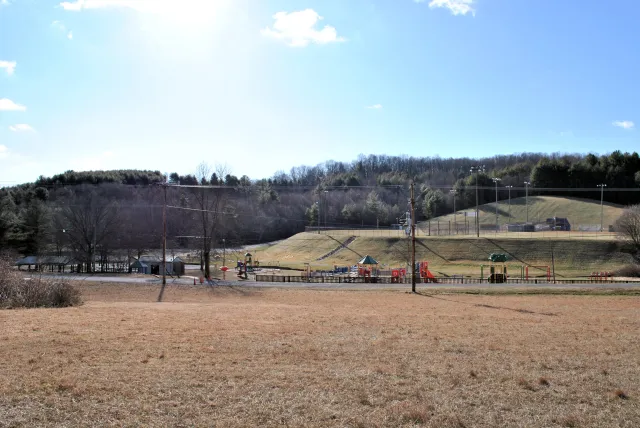 218 Ballpark DR, Hillsville, VA, 24343