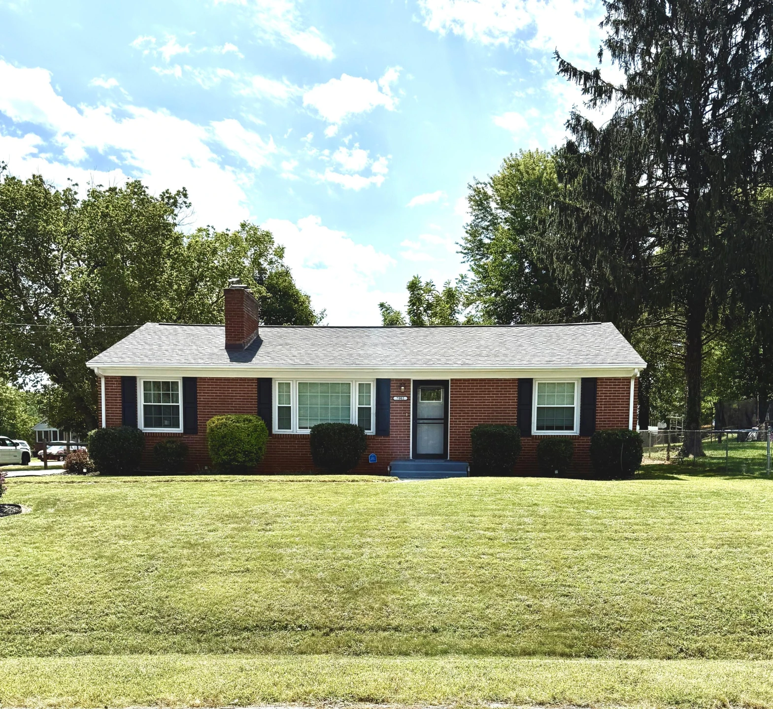 7002 Brookview DR