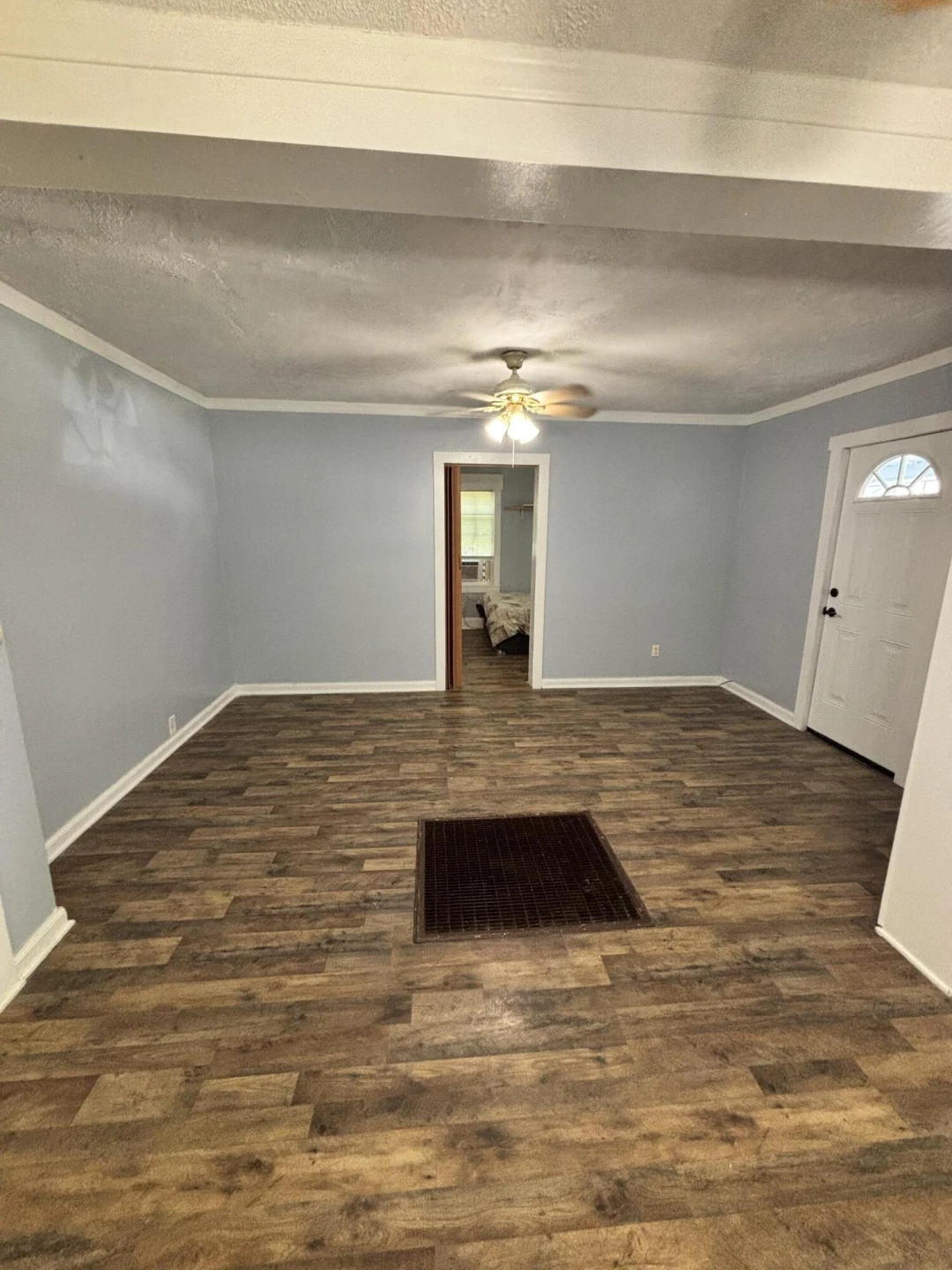 319 E Hazel ST - Photo 3