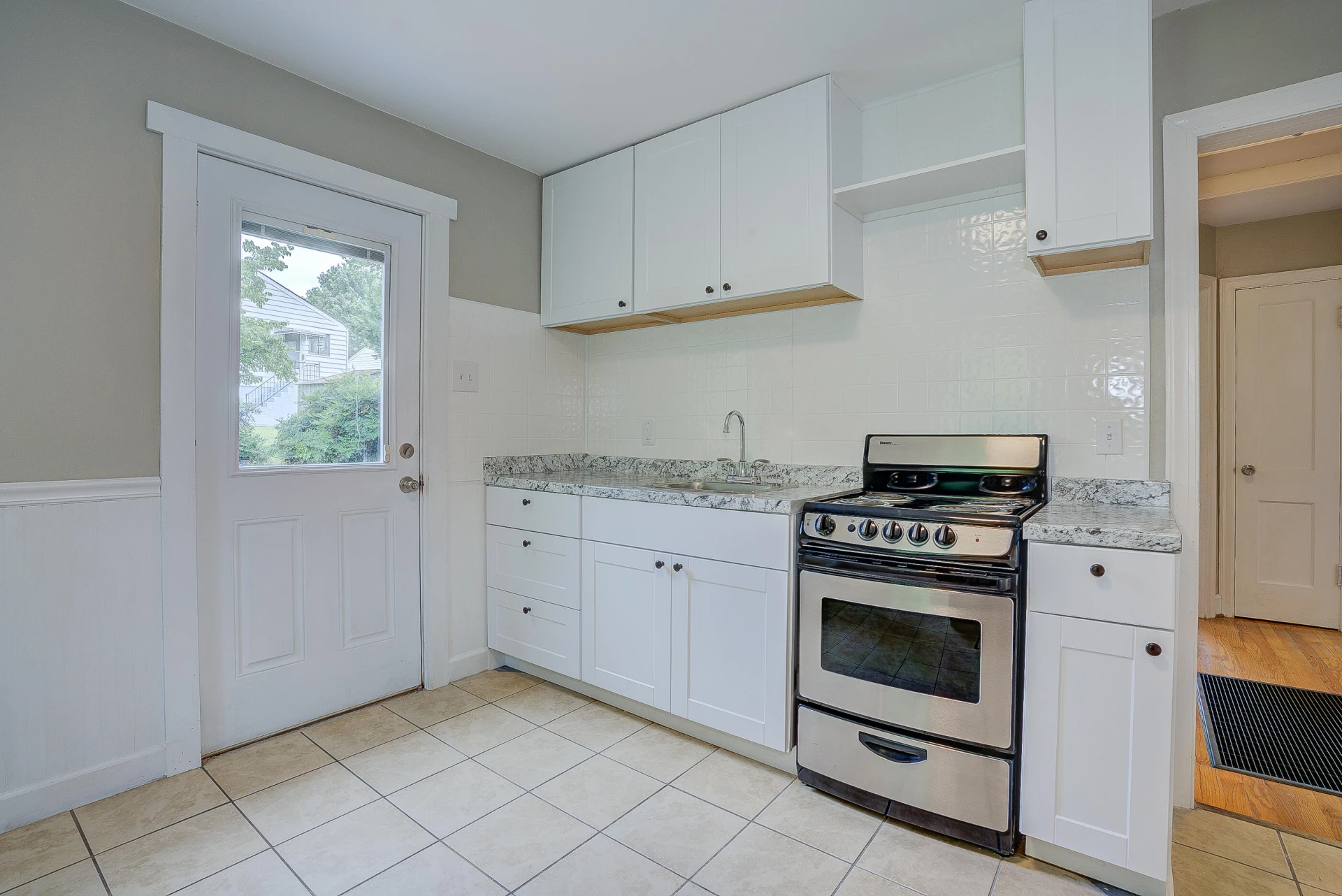 422 Albemarle AVE SE - Photo 10