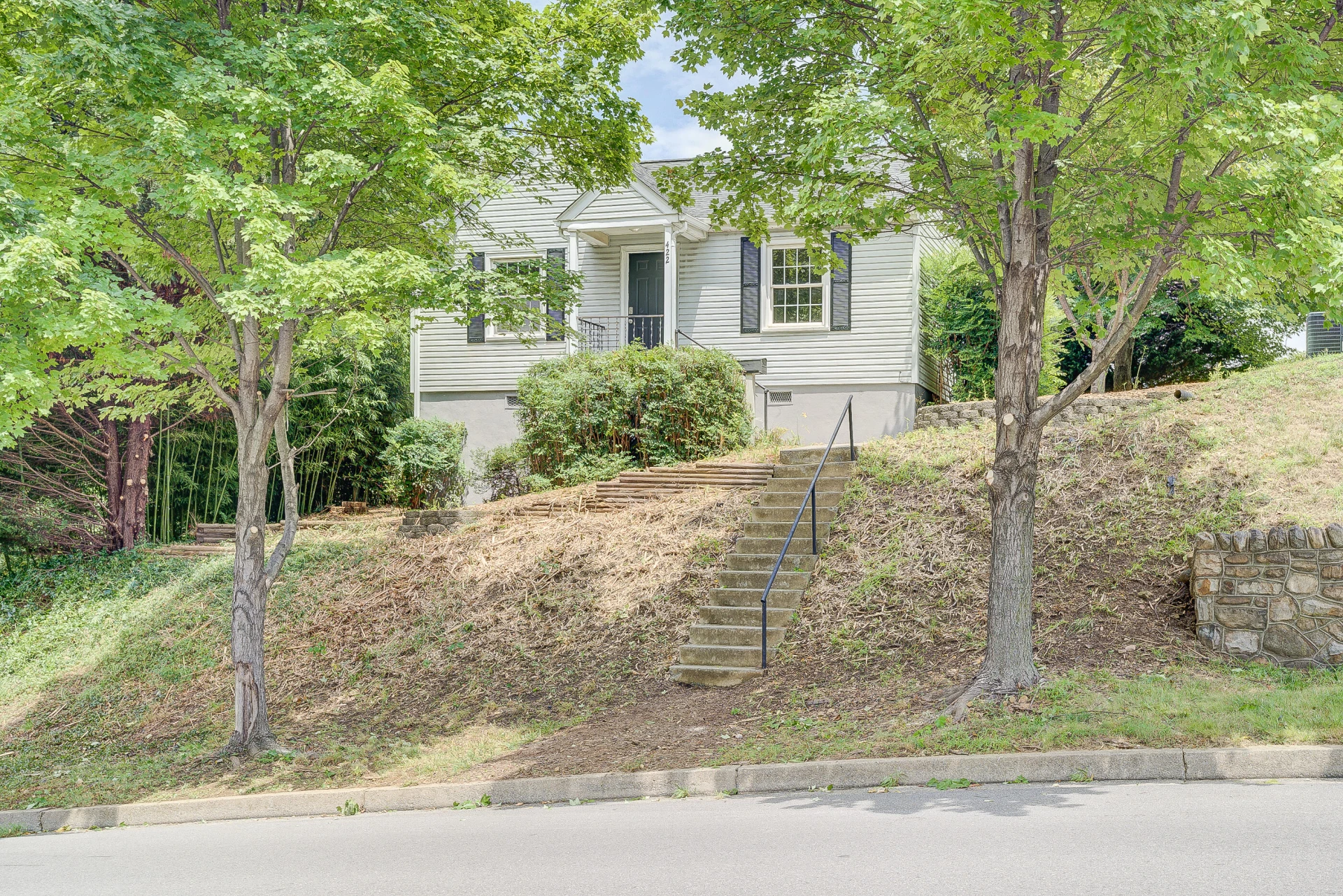 422 Albemarle AVE SE - Photo 2
