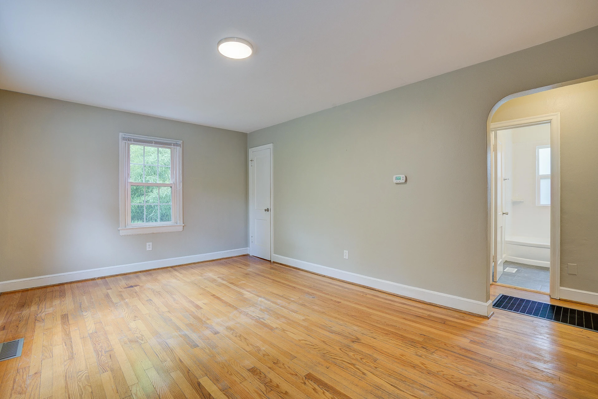 422 Albemarle AVE SE - Photo 8