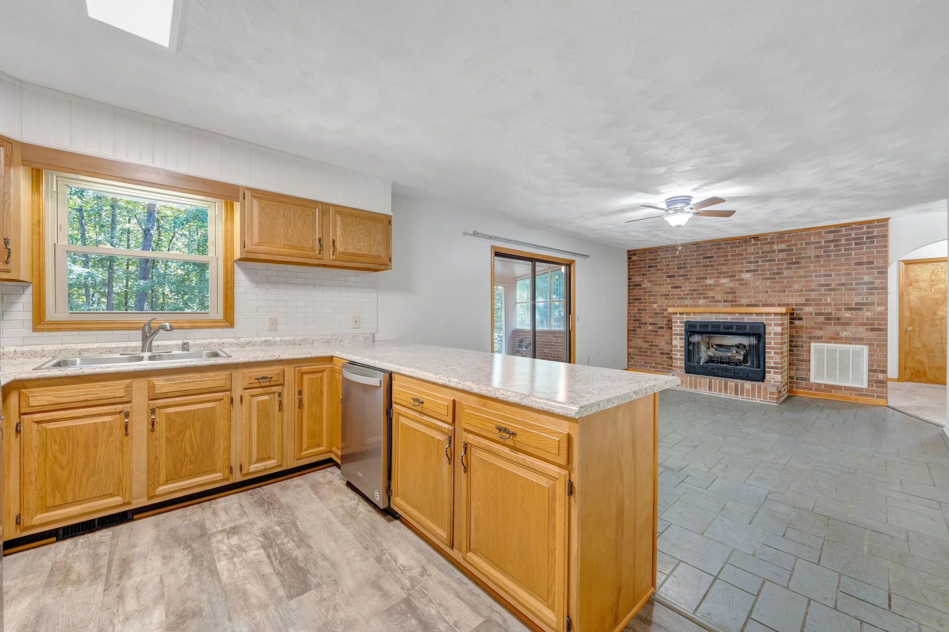 1531 Oilwell RD - Photo 29
