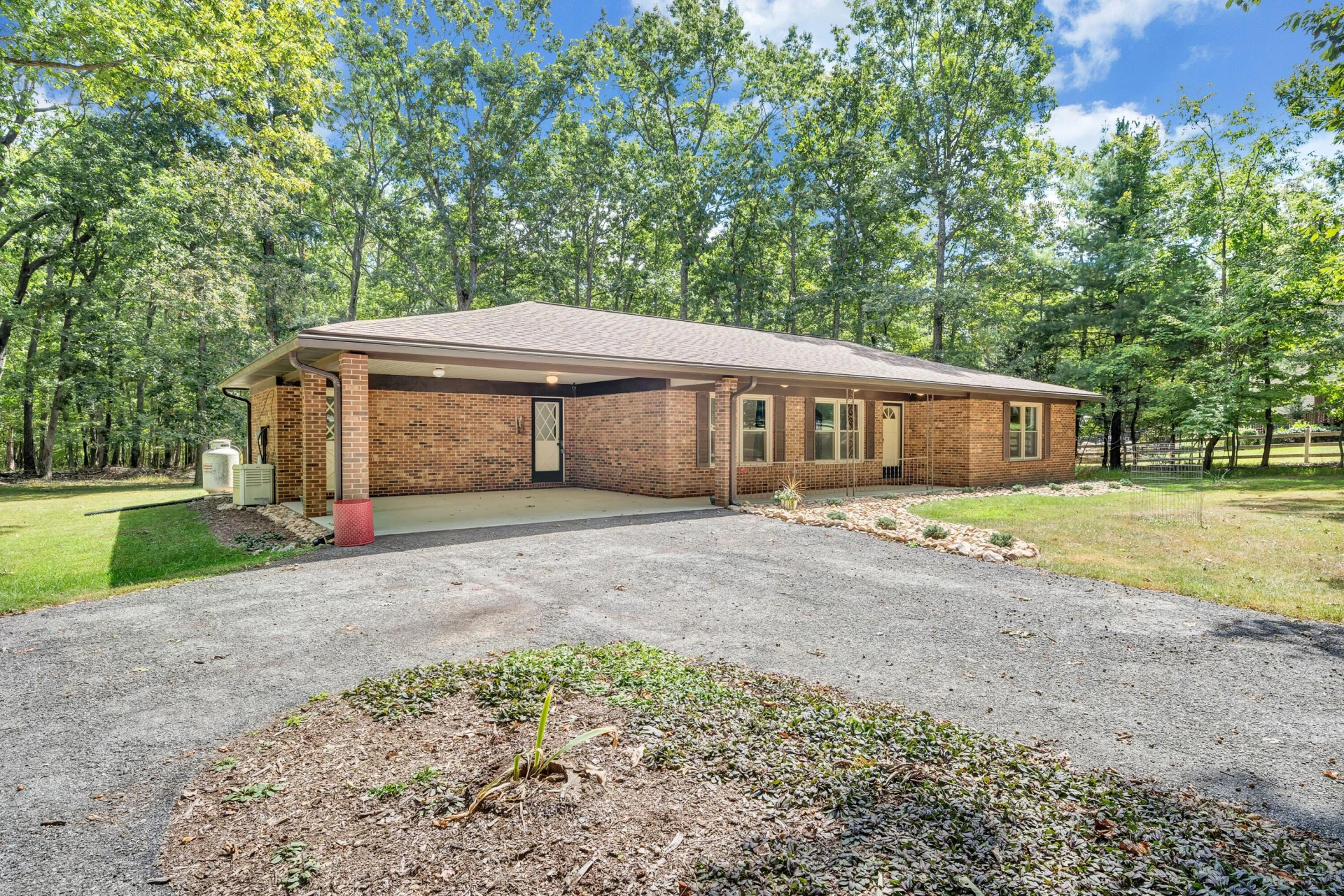 1531 Oilwell RD - Photo 4