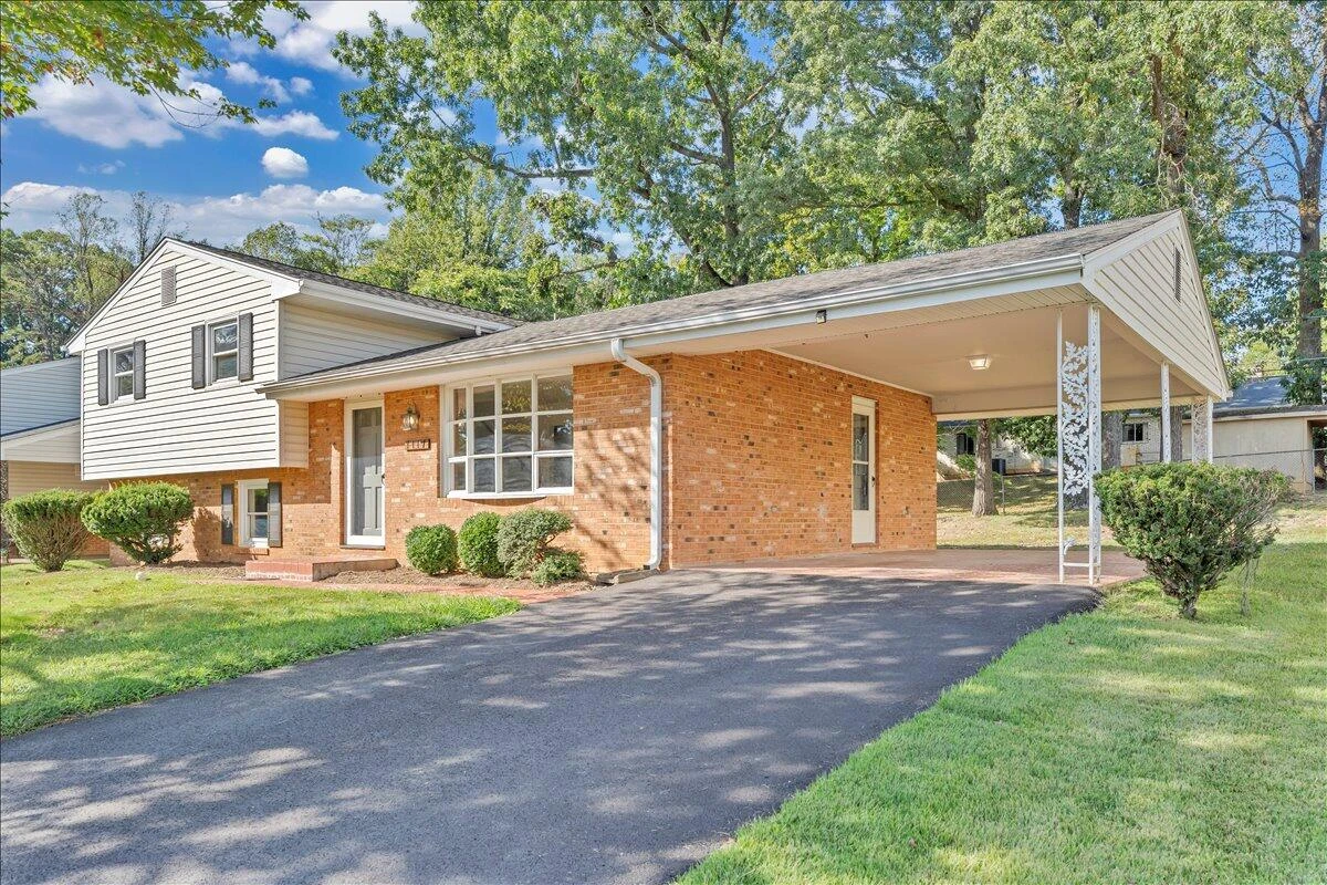 1117 Conifer LN - Photo 3