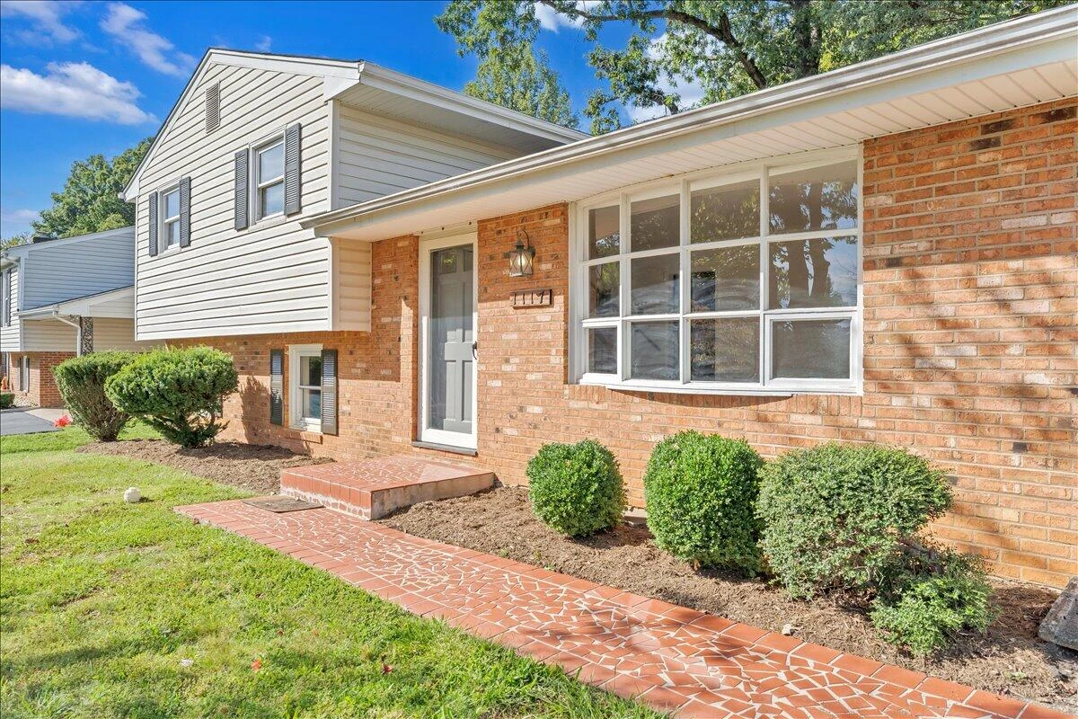 1117 Conifer LN - Photo 4